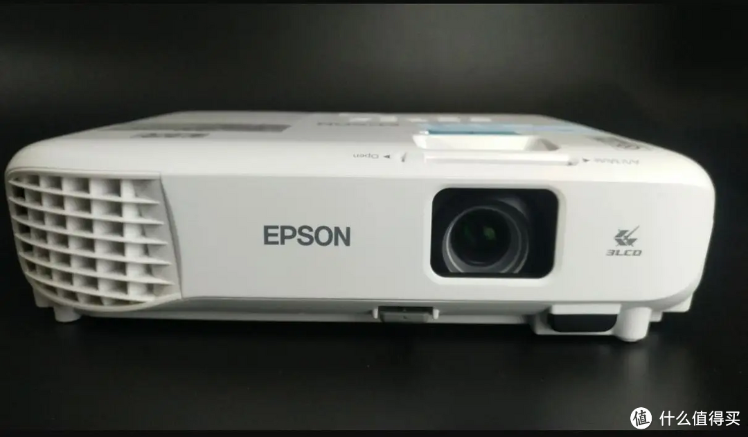 都2024年了,谁在用千元投影仪啊?深扒投影仪那点事