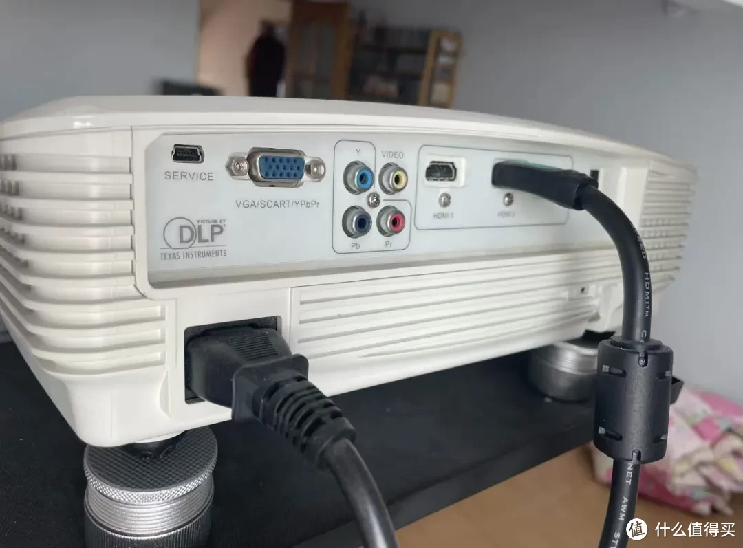 599元的1080P吊装投影仪,轻松平替120英寸大电视?